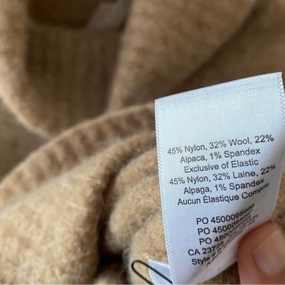 Aritzia the Group Babaton Turtleneck Alpaca Wool
Blend Sweater - Picture 6 of 8